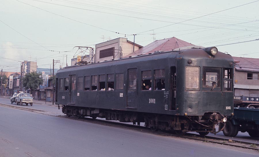 旭川電気鉄道モハ1000形1001号旭川四条駅付近