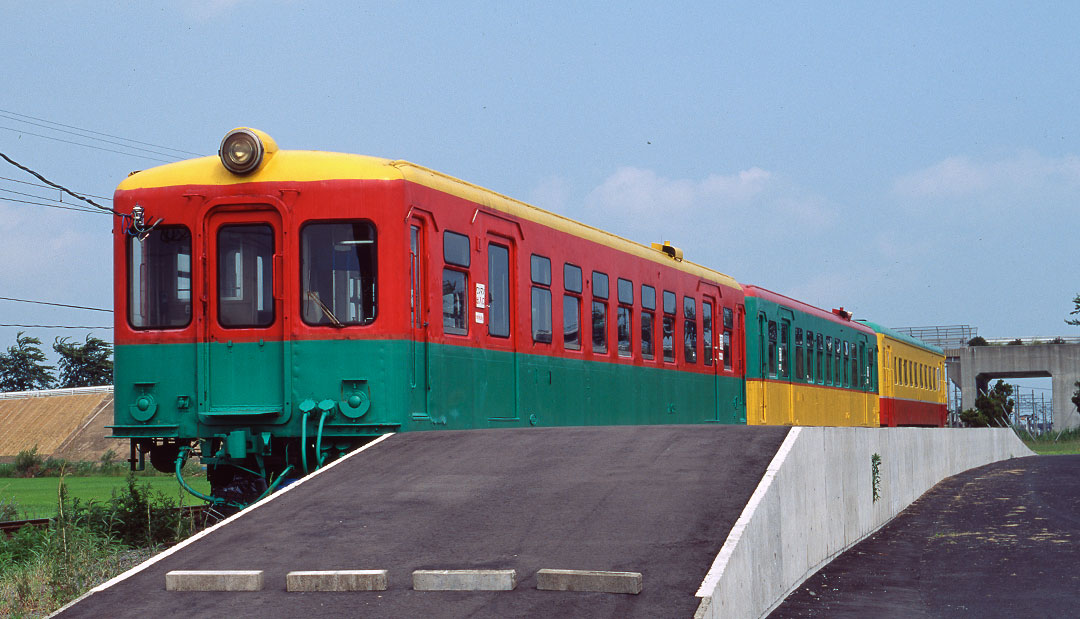 田んぼアート道の駅田舎館にあったキハ2105、2107