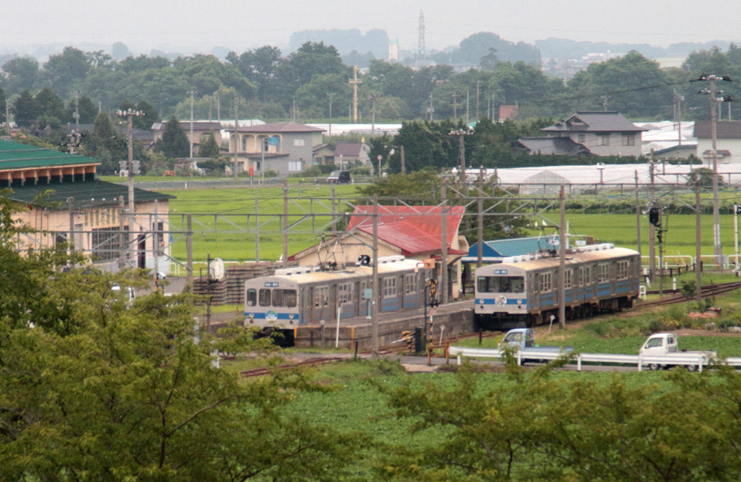 弘南鉄道田舎館駅列車交換