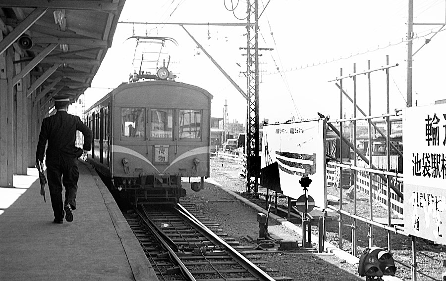 西武鉄道クモニ2