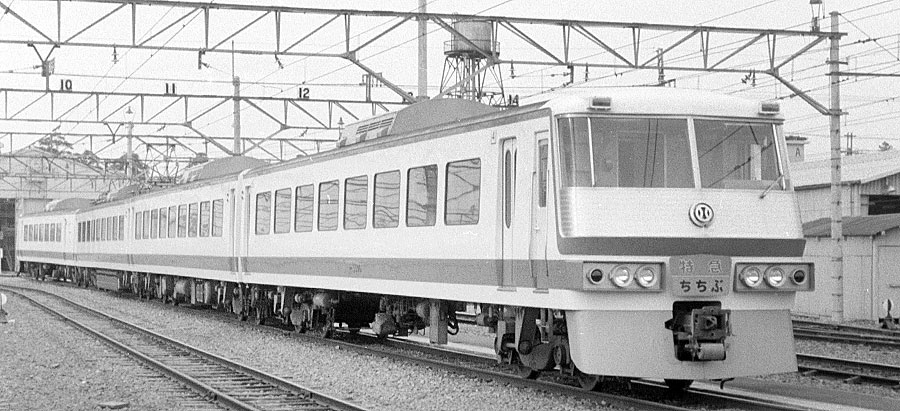 西武鉄道5000系レッドアロー