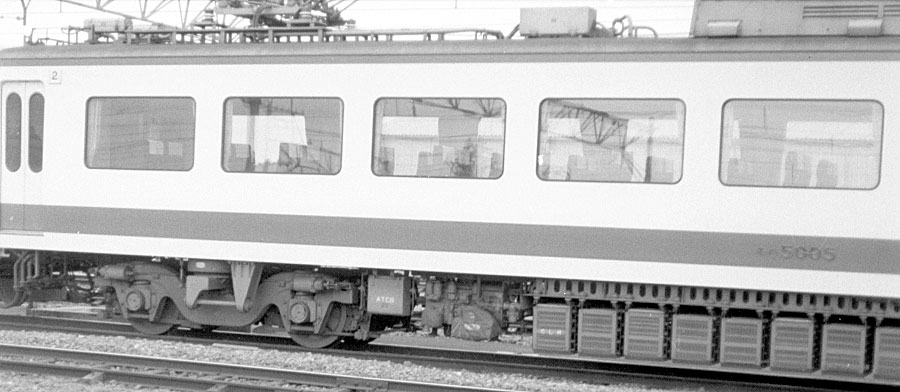 西武鉄道5000系レッドアロー床下機器