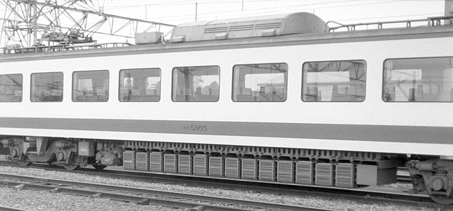 西武鉄道5000系レッドアロー床下機器