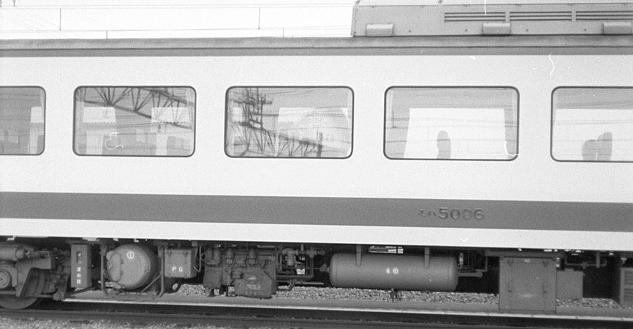 西武鉄道5000系レッドアロー床下機器