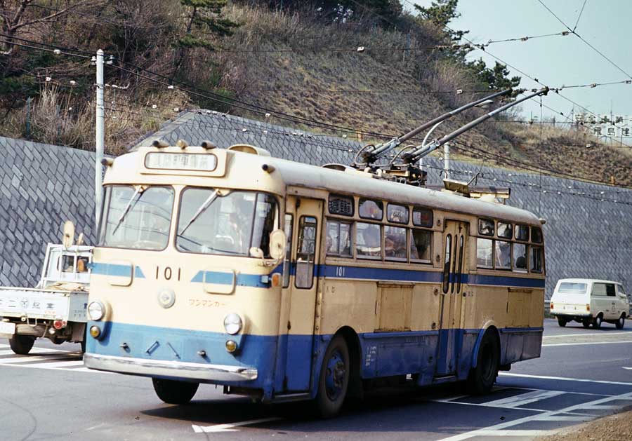 横浜市交通局トロリーバス101号