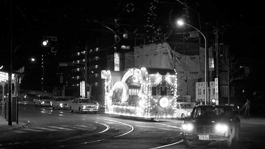 横浜市交通局(横浜市電)花電車(夜間)