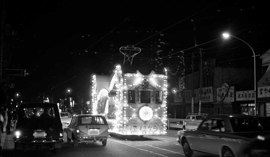  横浜市交通局(横浜市電)花電車(夜間)