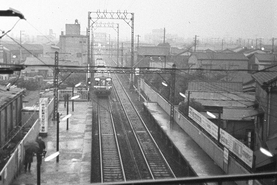 浜川崎支線・京急八丁畷駅