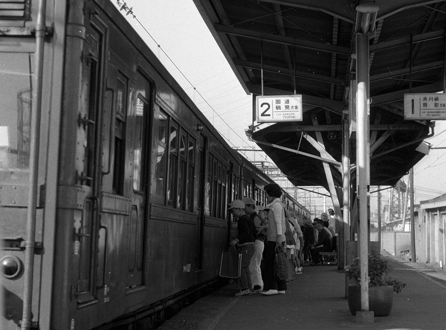 鶴見線弁天橋駅クモハ11429