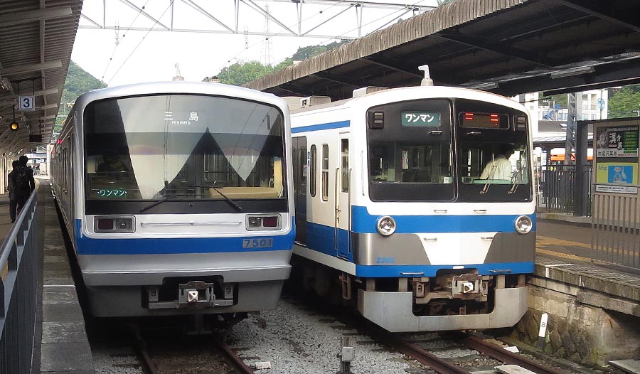 伊豆箱根鉄道修善寺駅7501、2202