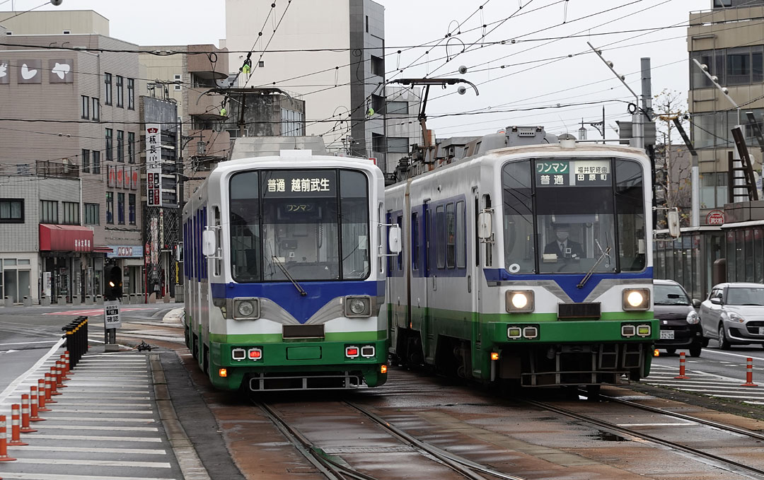 福井鉄道770形、880形前面差異