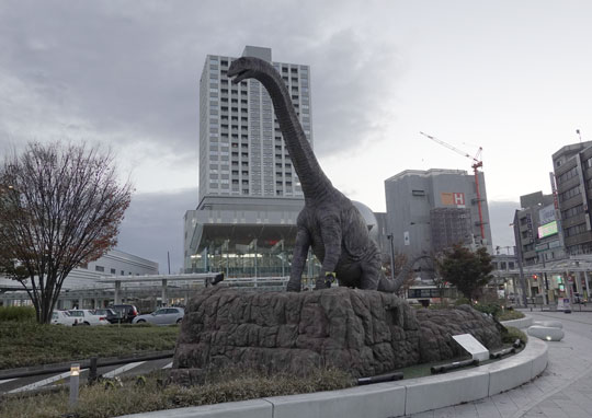 福井駅 恐竜