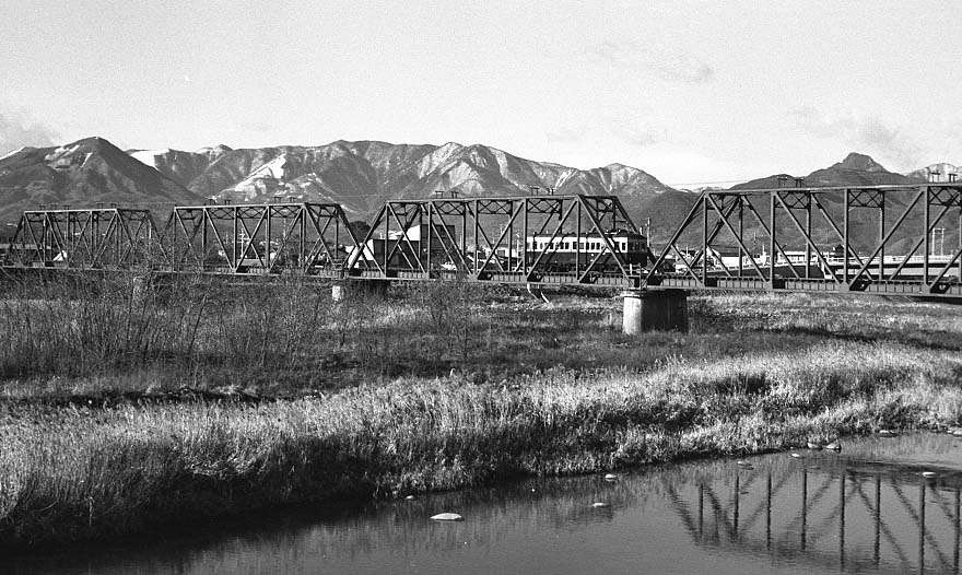 上田交通別所線5250形5252、千曲川鉄橋