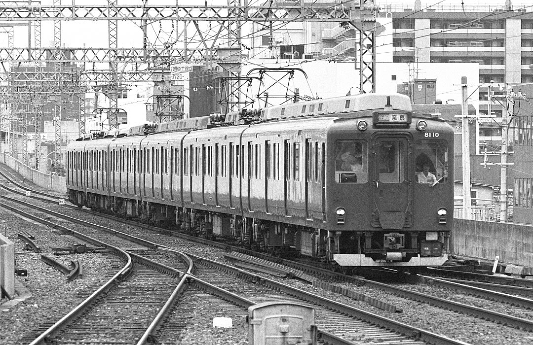 近鉄8110