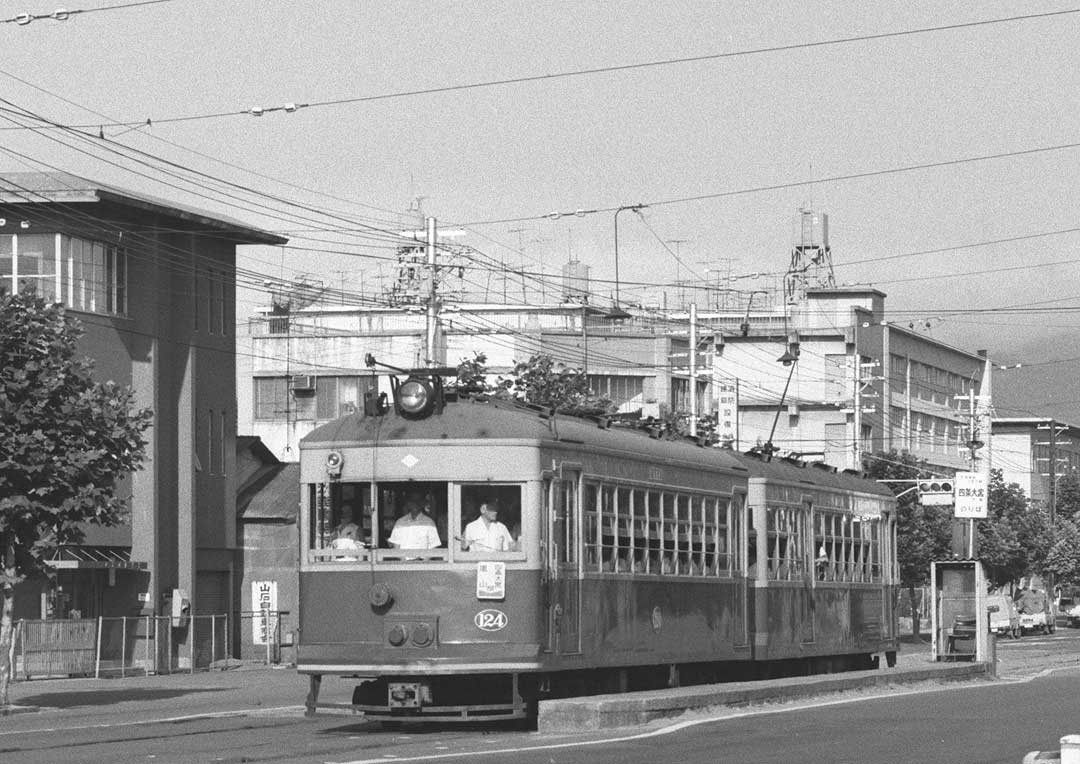 京福嵐山線モボ124+クハ202-2連