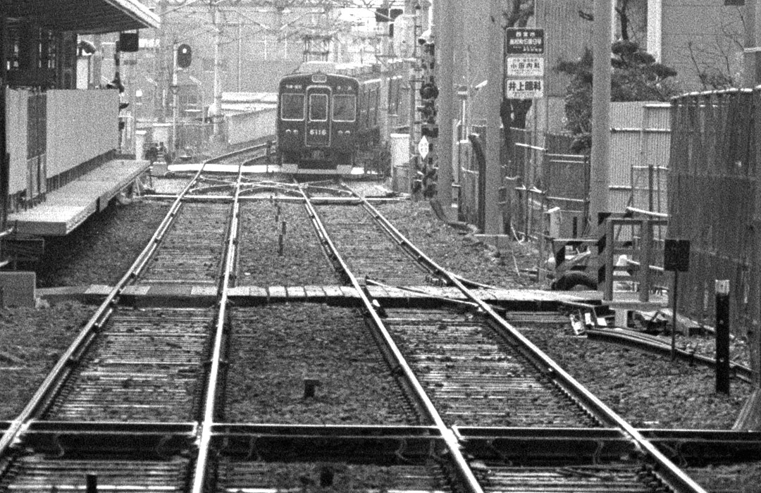 阪急西宮北口平面交差-11