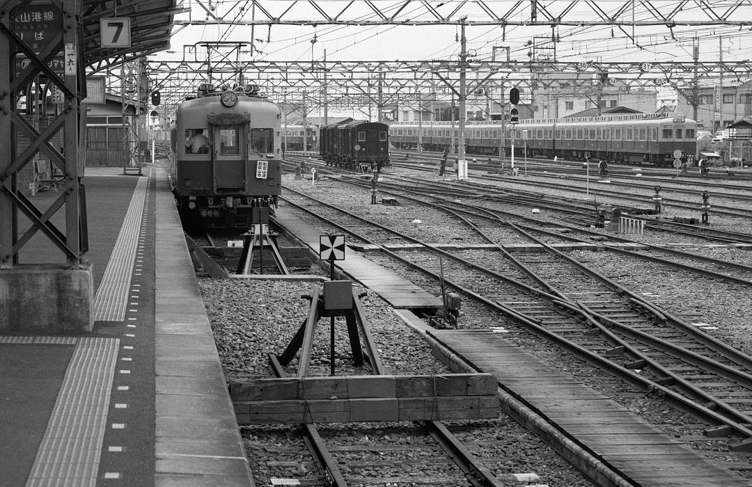 和歌山市駅車止