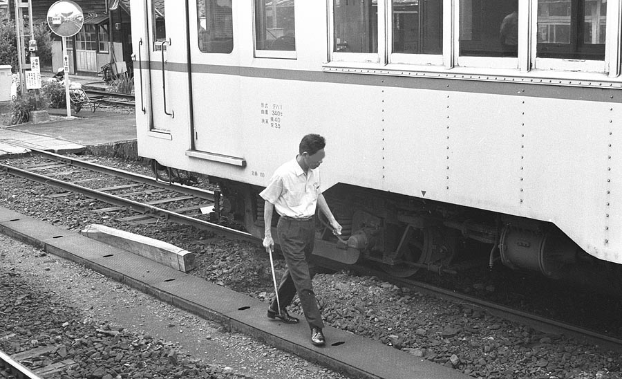 一畑電鉄(電車)デハ1形6号床下点検