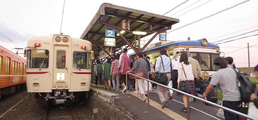 一畑電車川跡駅松江温泉行2111号