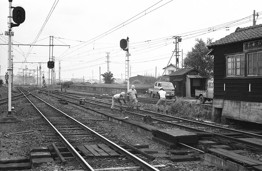 一畑電鉄川跡駅構内保線作業