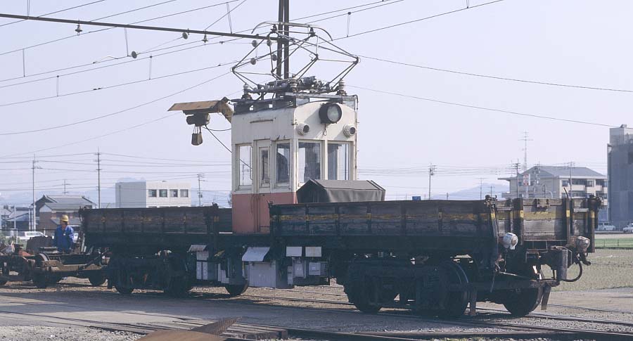 琴電デカ1号