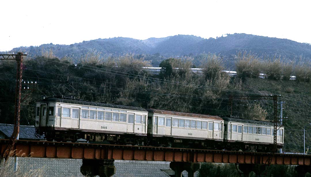土佐電鉄鉄道線モハ5000形5005+クハ3001+5003