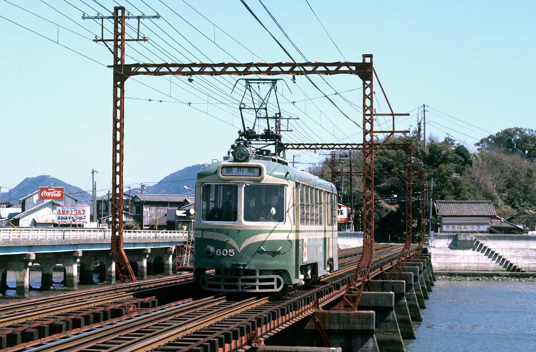 土佐電鉄軌道線600形605緑塗装 非冷房