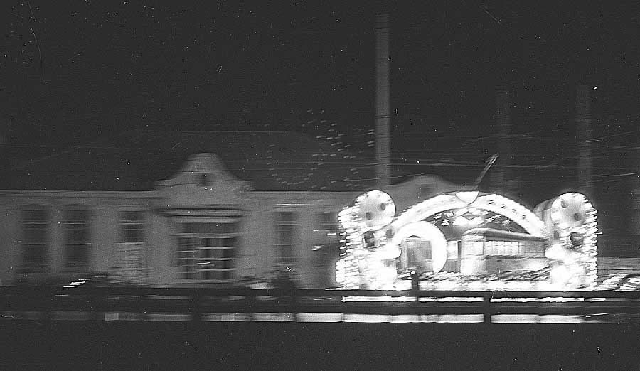 横浜市交通局(横浜市電)花電車(夜間)