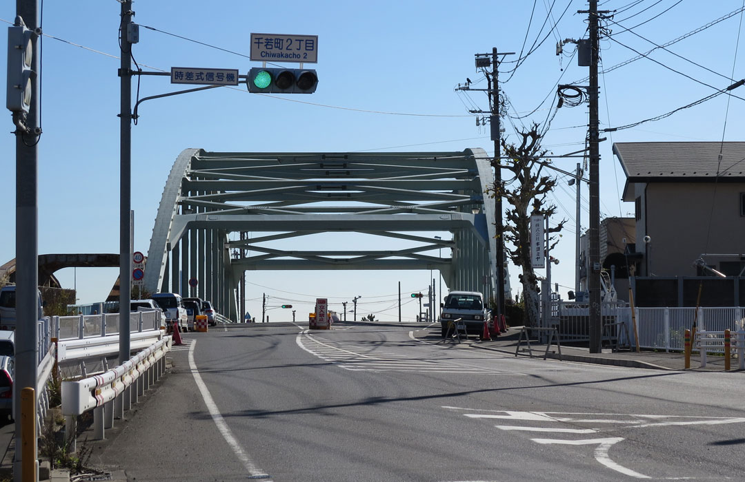 ノースドック瑞穂鉄道橋と道路橋