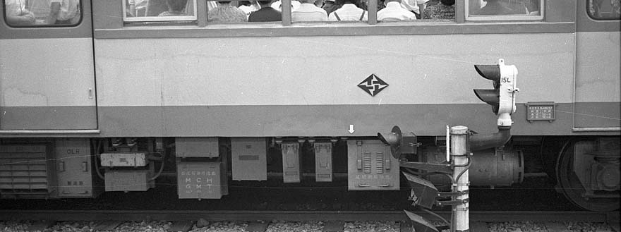 伊予鉄道モハ300形304床下-1